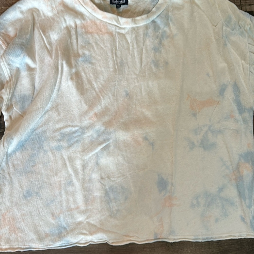 Light color tie dye tee shirt size XL brand splendid